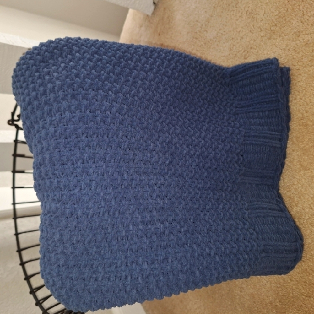 Cozy Blue Knit Blanket
